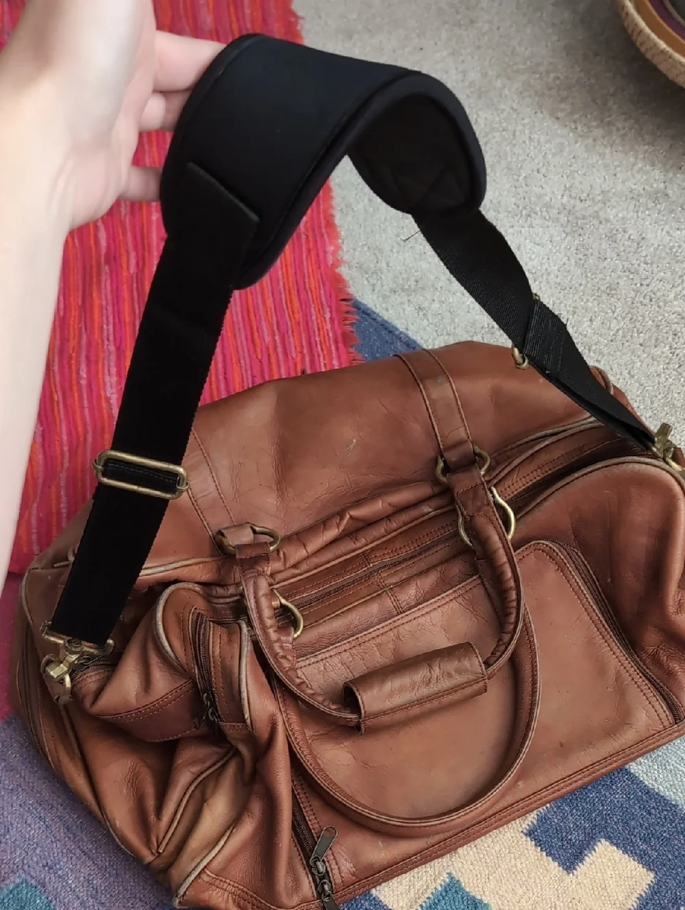 Brown Leather Weekender Bag Many Pockets & Heavy Duty Comfort Arm Strap